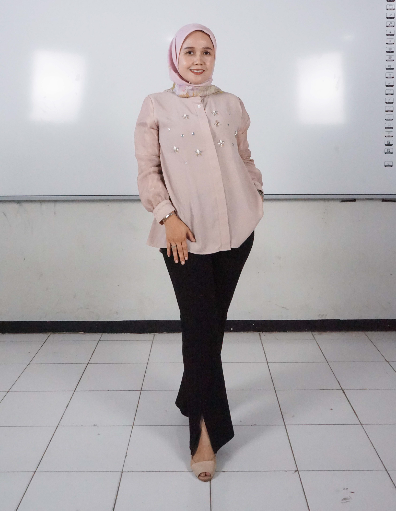 Bu Evita - SMAN 21 BANDUNG